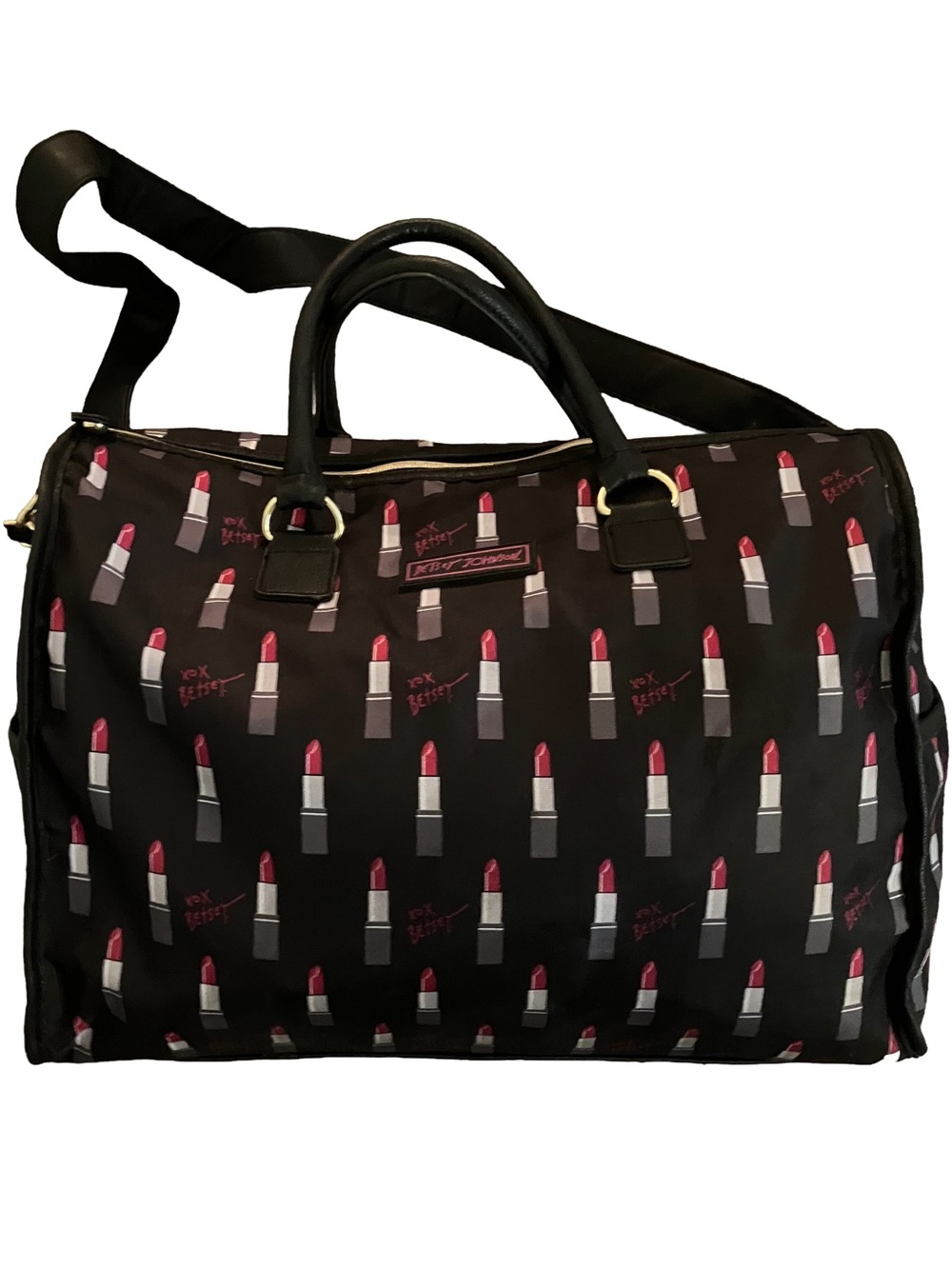 EXCELLENT CONDITION! BETSEY JOHNSON BLACK LIPSTICK PRINT WEEKENDER DUFFEL TRAVEL